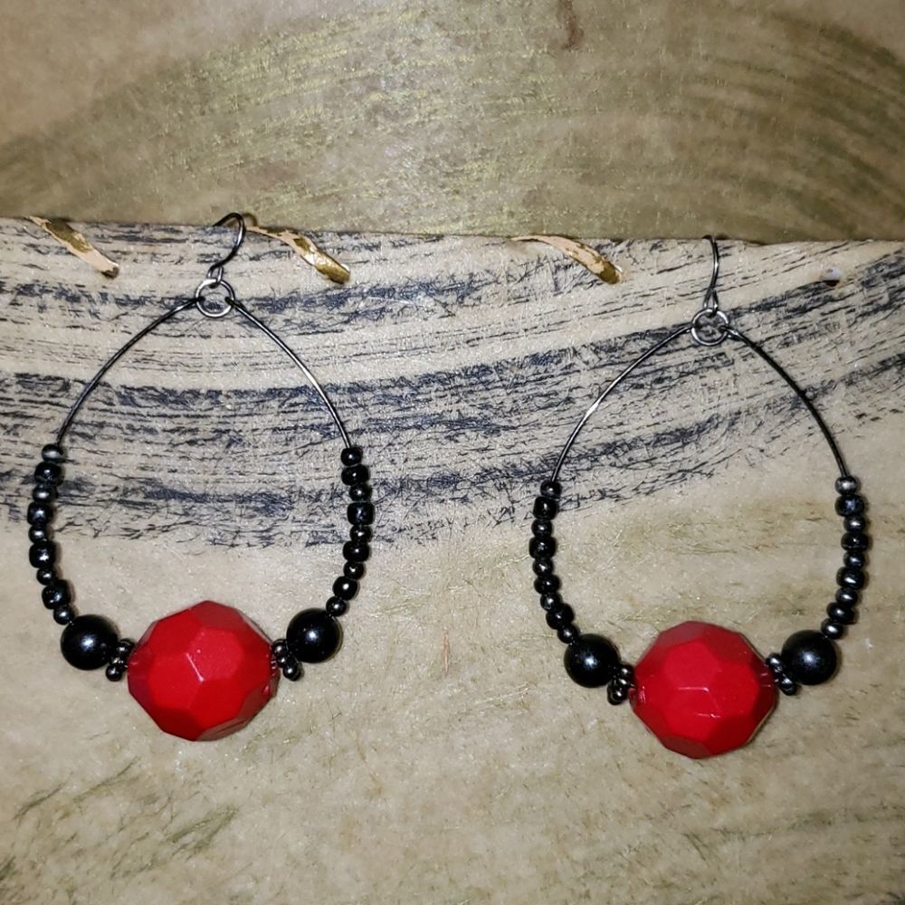 Fashionable Black & Red Beaded Hoop Earrings